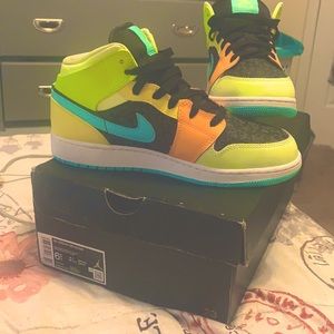 Air Jordan 1 amid SE (GS)